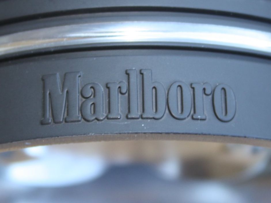 Marlboro Portacenere: MARLBORO KOLBEN - ASCHENBECHER – Usato da Wauwil venduto da Pneuedy 8