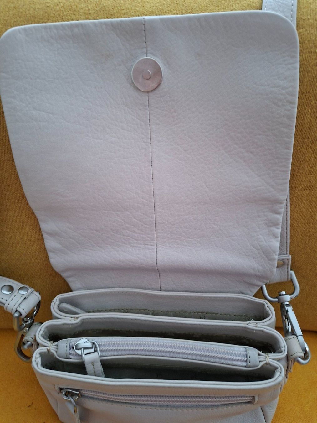 Borse da donna: Petit sac élégant, cuir, excellent état – Nuovo (secondo la descrizione) da Bulle venduto da EdelweissandRoses 2