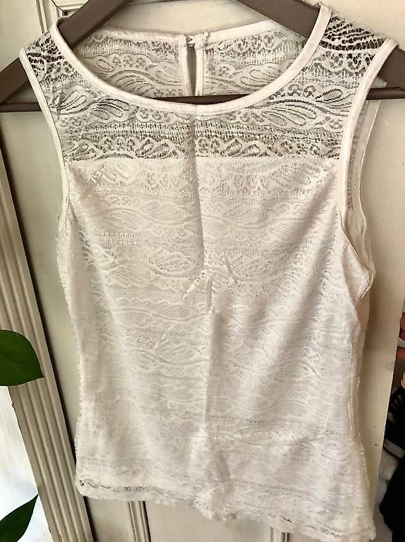 Tops: Schulterfreies Top mit Spitze, weiss – D'occasion à Zürich par lino07