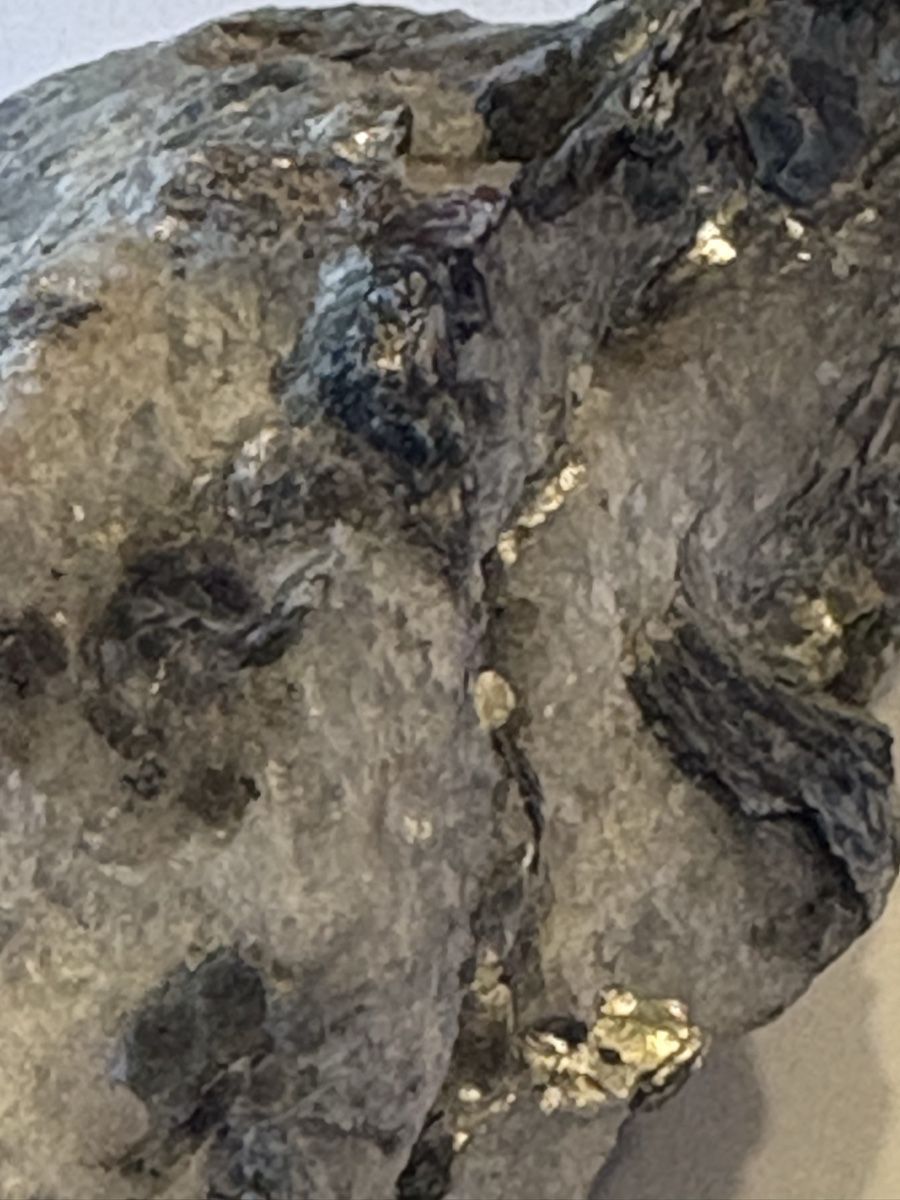 Minerali & Pietre curative: Naturstein Wallis /quarz – Usato da Murten venduto da Tzaugg 1
