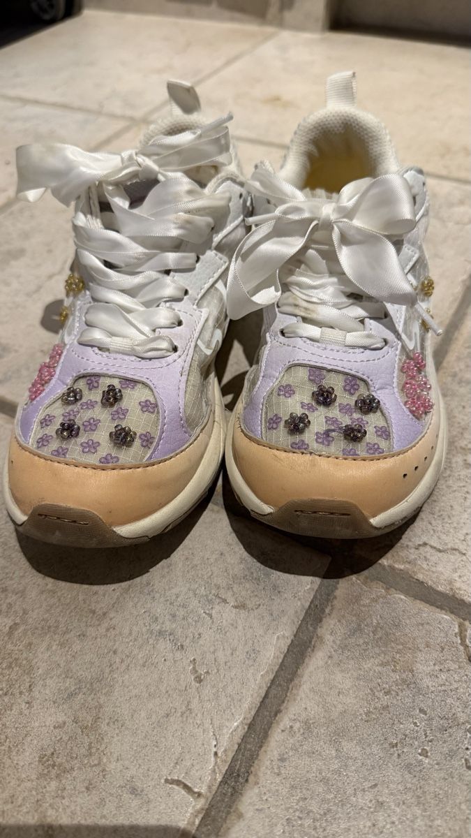 Zara Scarpe per ragazze: ZARA SNEAKER MIT BLUMEN- & PERLENDETAILS GR.36 – Usato da Thalwil venduto da olh_7cpg 7