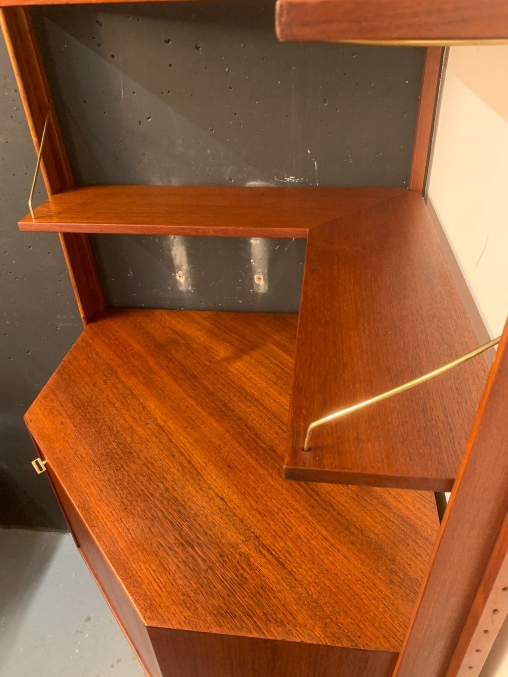 Regale: Mid-Century Eckregal, teak - Denmark 1960er – Gebraucht aus Pregassona von ModernistaCH 9