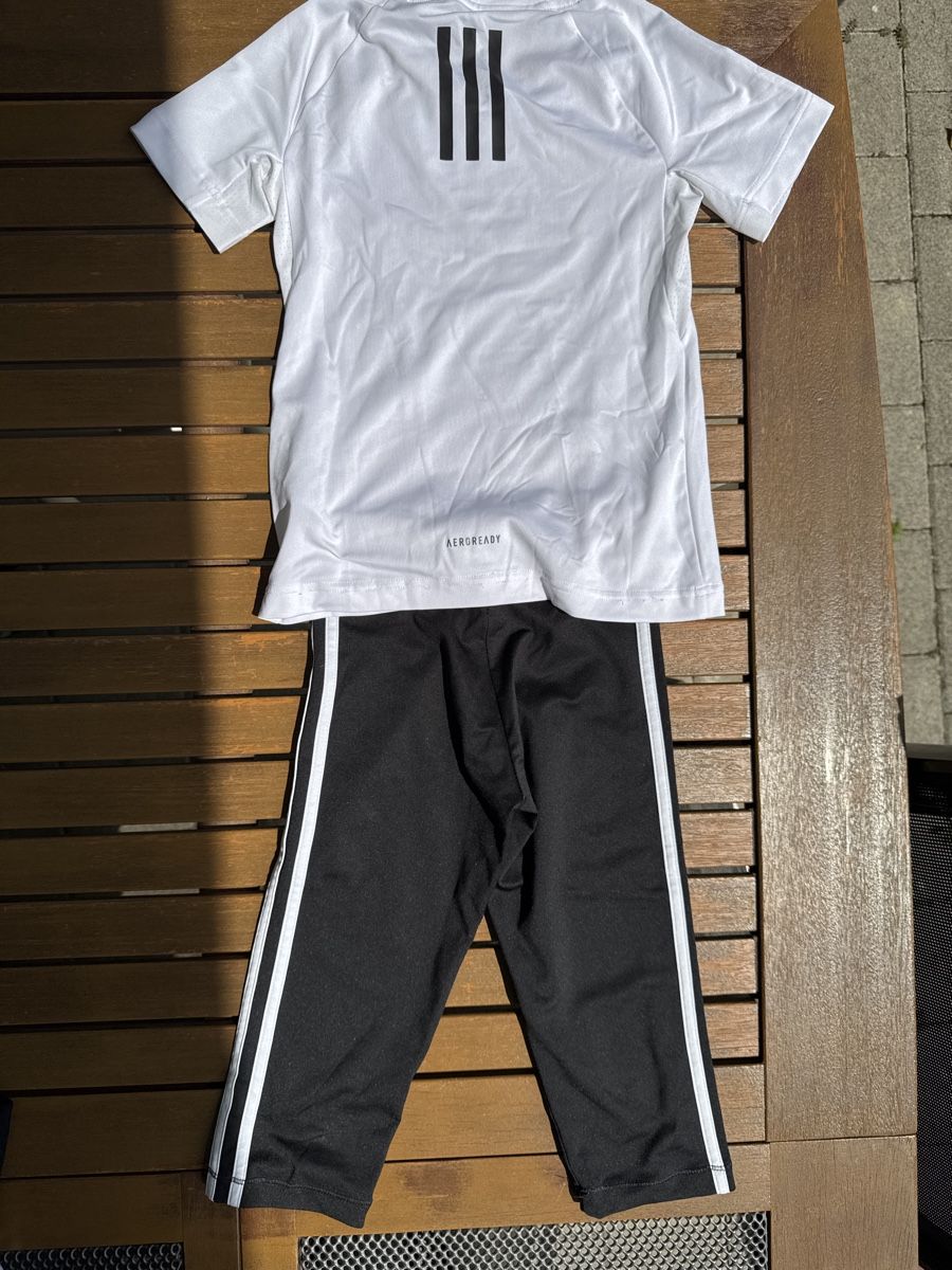 Adidas Trainer, Turnhosen & -trikots: Sport-Set Adidas, Gr. 128 – Gebraucht aus Tägerig von nellair 1