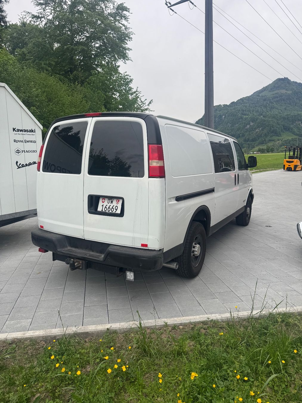 Chevrolet Nutzfahrzeuge: Chevrolet Express 3500 – Gebraucht aus Sarnen von auer-power-gmbh 1