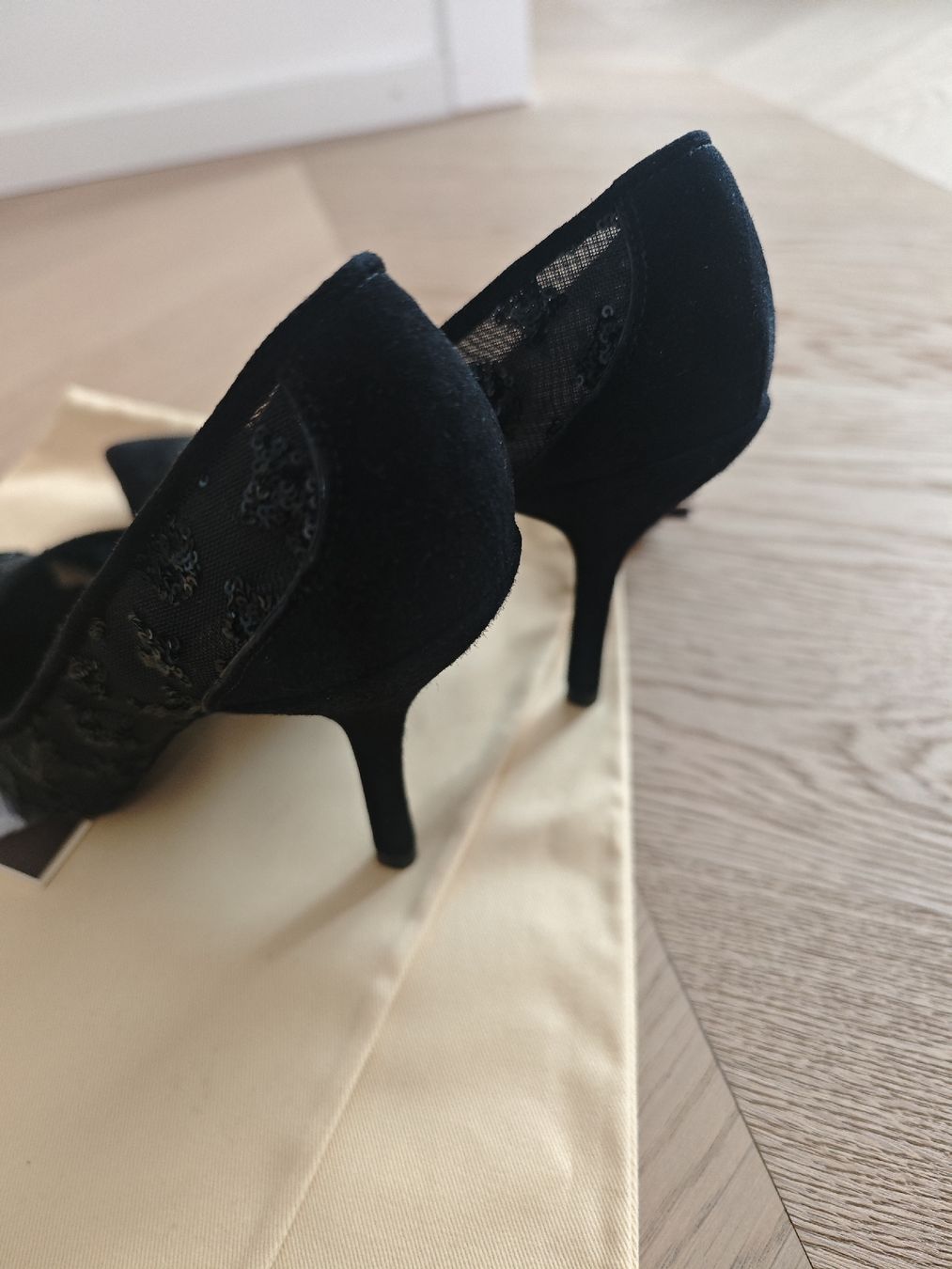 Louis Vuitton Scarpe da donna: LOUIS VUITTON Black Monogram Mesh & Sequin Heels – Nuovo (secondo la descrizione) da Erlenbach ZH venduto da nlh 7