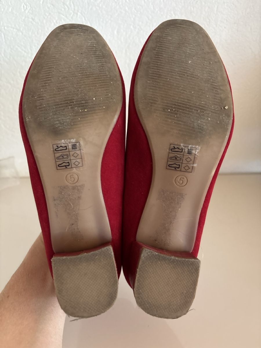 Scarpe da donna: Rote Pumps Gr 5 – Usato da Erschmatt venduto da Gragetsch 2