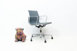 Vitra Eames Aluminium Chair EA 117 Nr. 8 - Lieferung möglich
