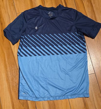 Nike Sport T-Shirt, Blau - Ideal für den Fussball