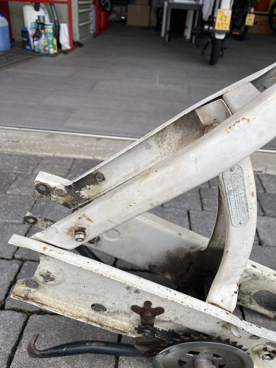Piaggio Parti ricambio per ciclomotori: Rahmen Piaggio Ciao CH 7075 – Usato da Novazzano venduto da Mich1974 1