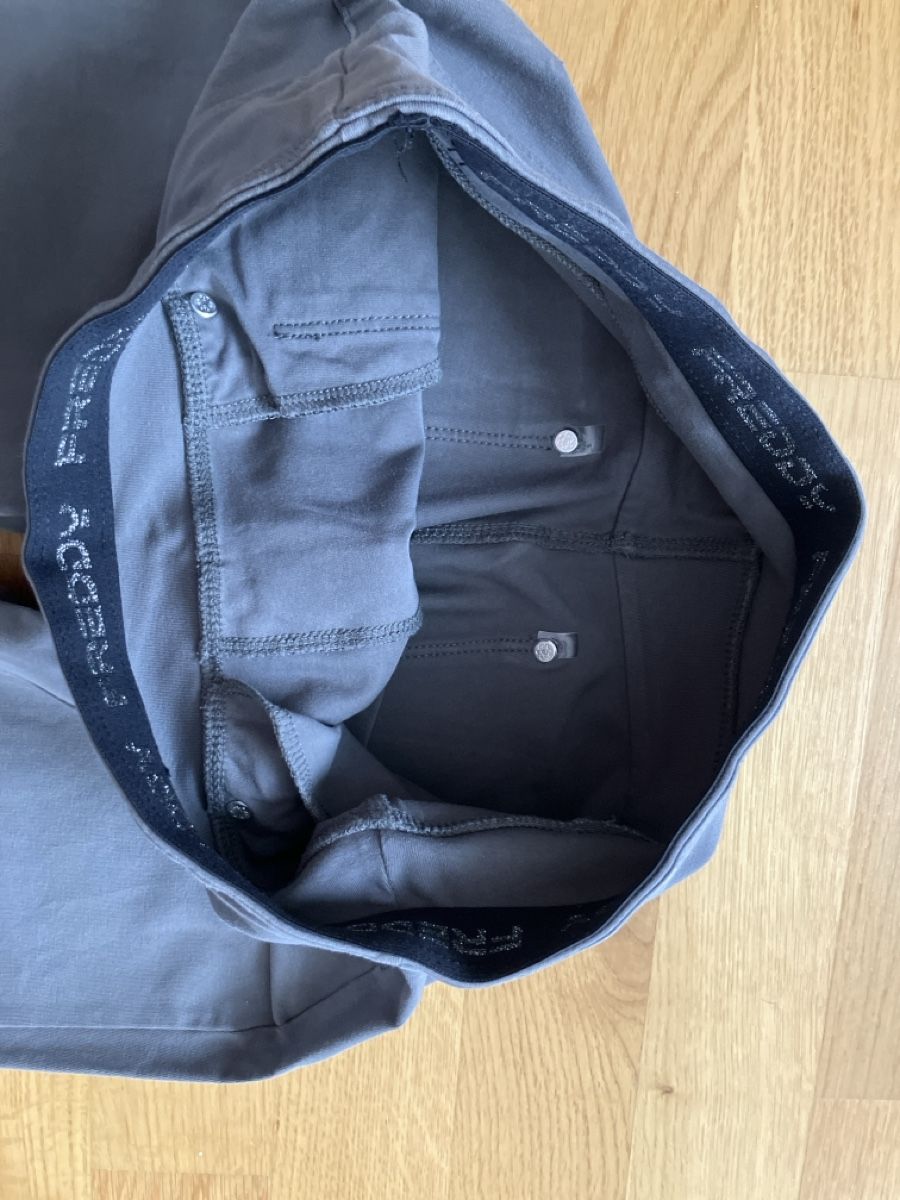 Freddy Pantalons: Freddy Hose grau  – D'occasion à Liestal par Denise12345 5
