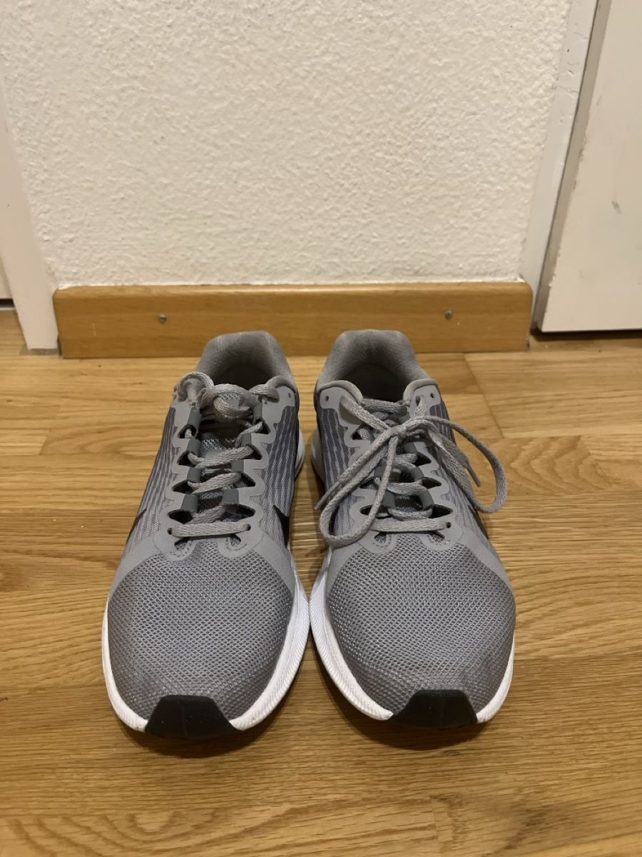 Nike Chaussures femmes: Turnschuhe – D'occasion à St. Gallen par m.zeq