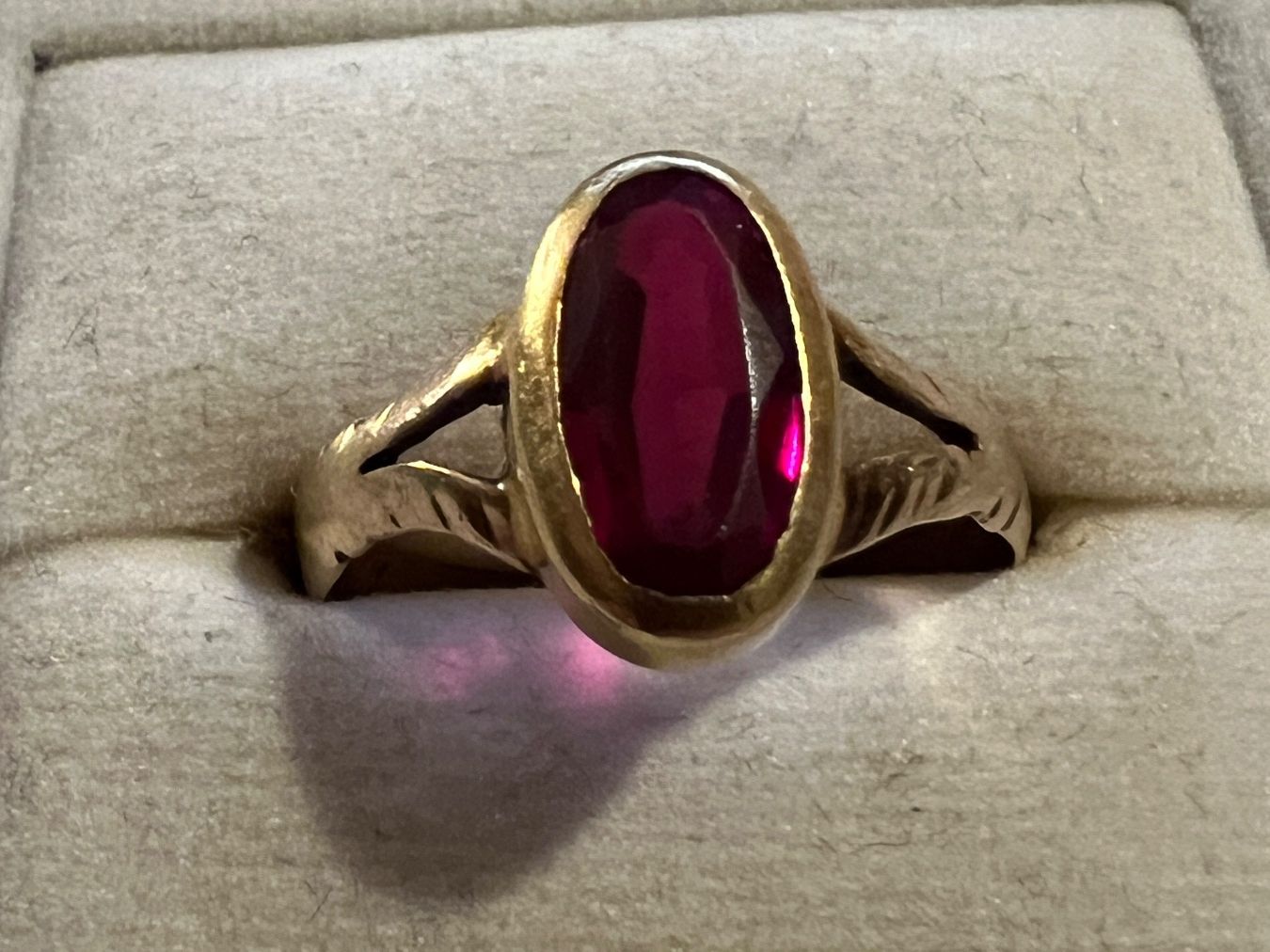 Anelli: Gold-Ring 14K mit Rubin – Usato da Chur venduto da Penting1935 2