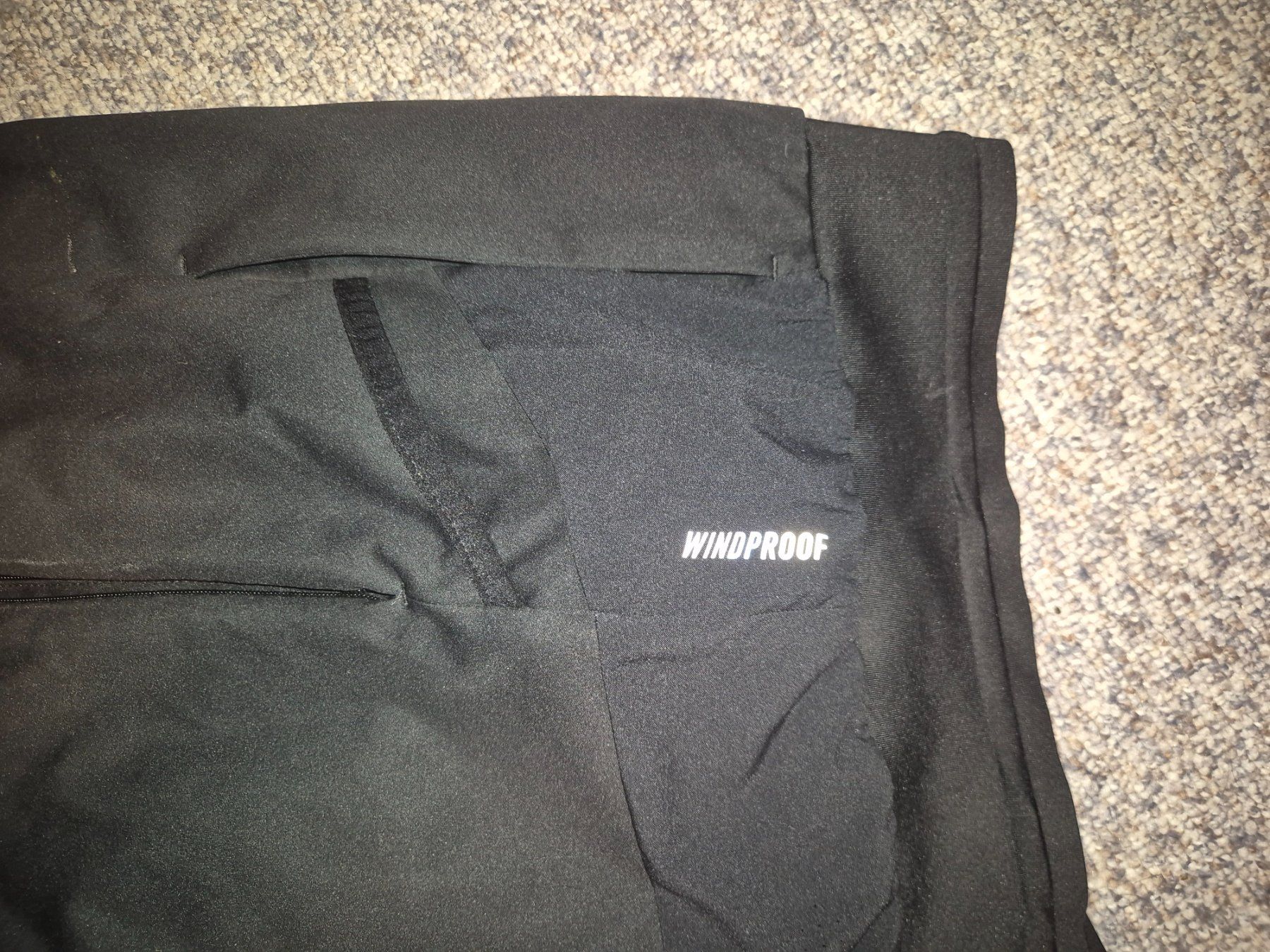 Odlo Pantaloni: Odlo Laufhose M Winter/ Winddicht/ Jogginghose – Usato da Gossau SG venduto da deadfaabioo 3