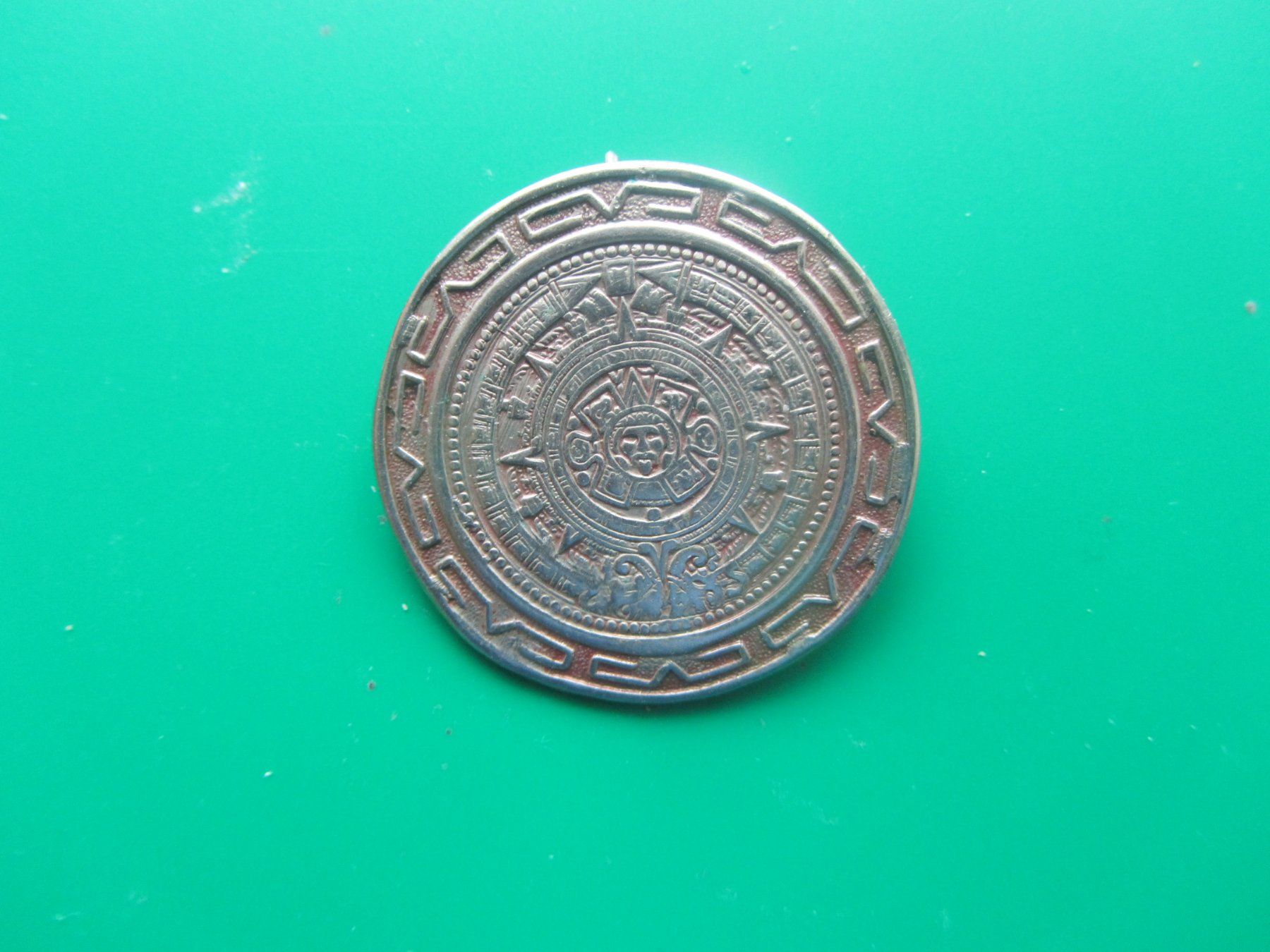 Spille & Fermagli: Antike Incas-Kalender-Broche – Usato da Luzern venduto da Lucernauno