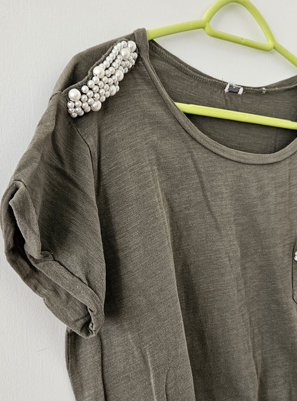 Guess T-shirt: Shirt Gr. 40 - Guess - Spendenaktion – Usato da Unterkulm venduto da Beljasch 2