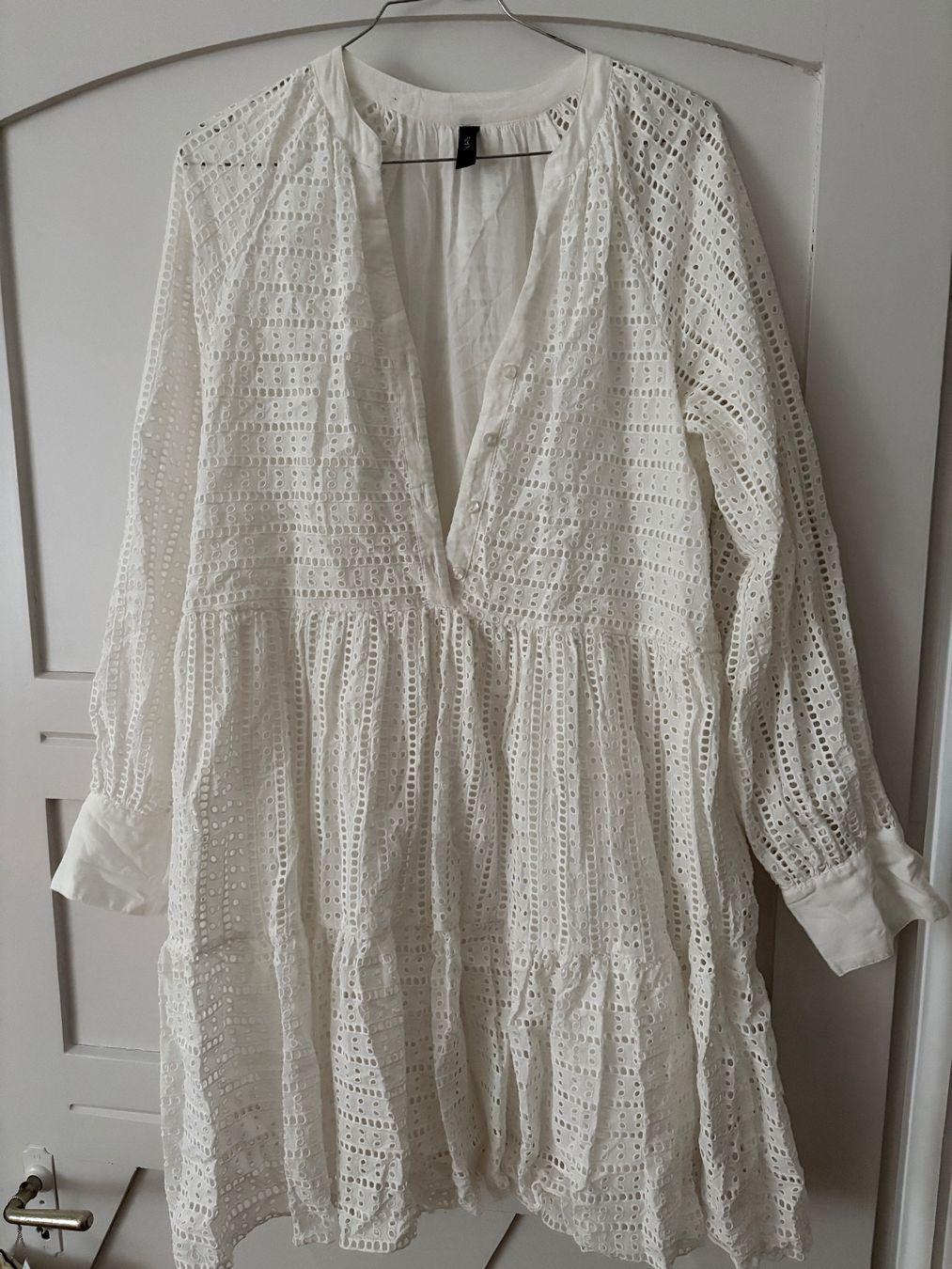 Robes: Weisses Sommerkleid YAS – D'occasion à Gockhausen par EliP07