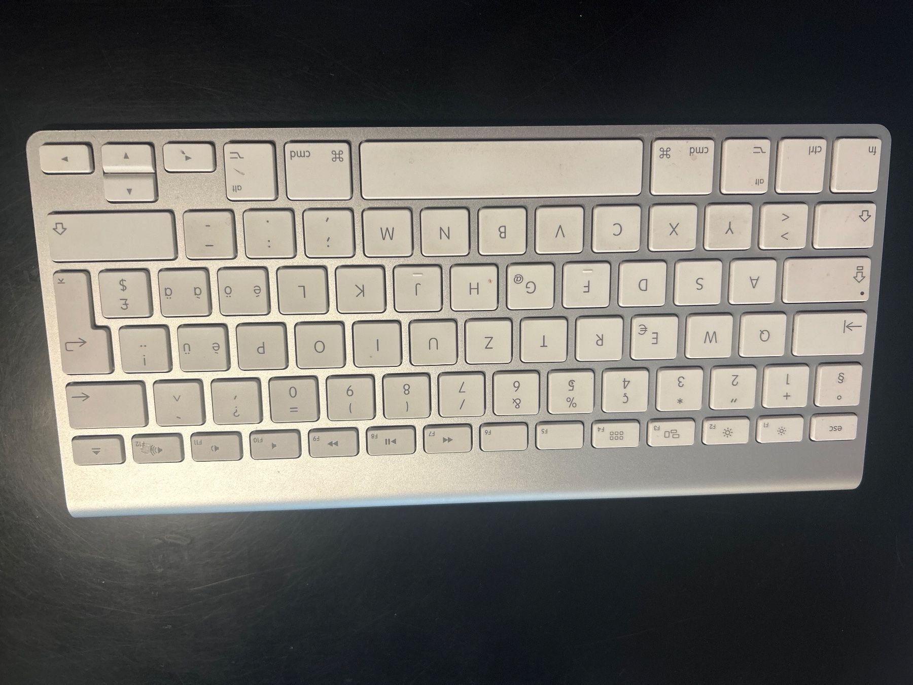 Apple Tastiere: Apple Bluetooth Tastatur – Nuovo (secondo la descrizione) da Basel venduto da Lyonness