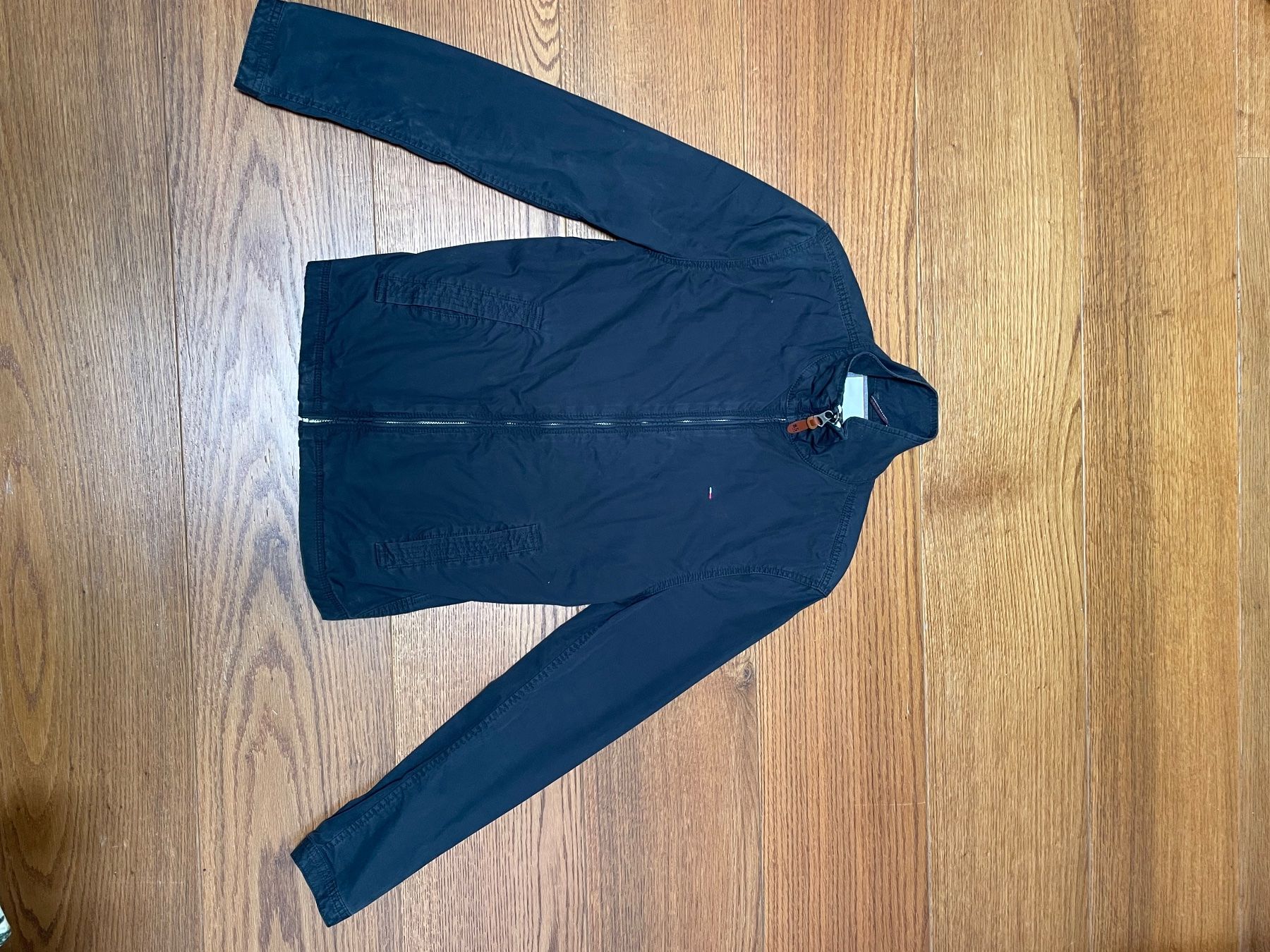 Tommy Hilfiger Jacken: Jacke Tommy Hilfiger Grösse M – Neu (gemäss Beschreibung) aus Luzern von therealslimshady