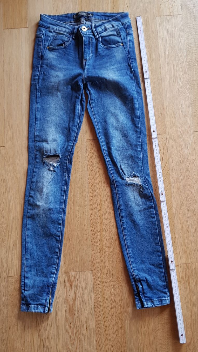 Zara Jeans: Zara Jeans blau, Grösse EUR 34 – Usato da Erlenbach ZH venduto da wem_6f9c