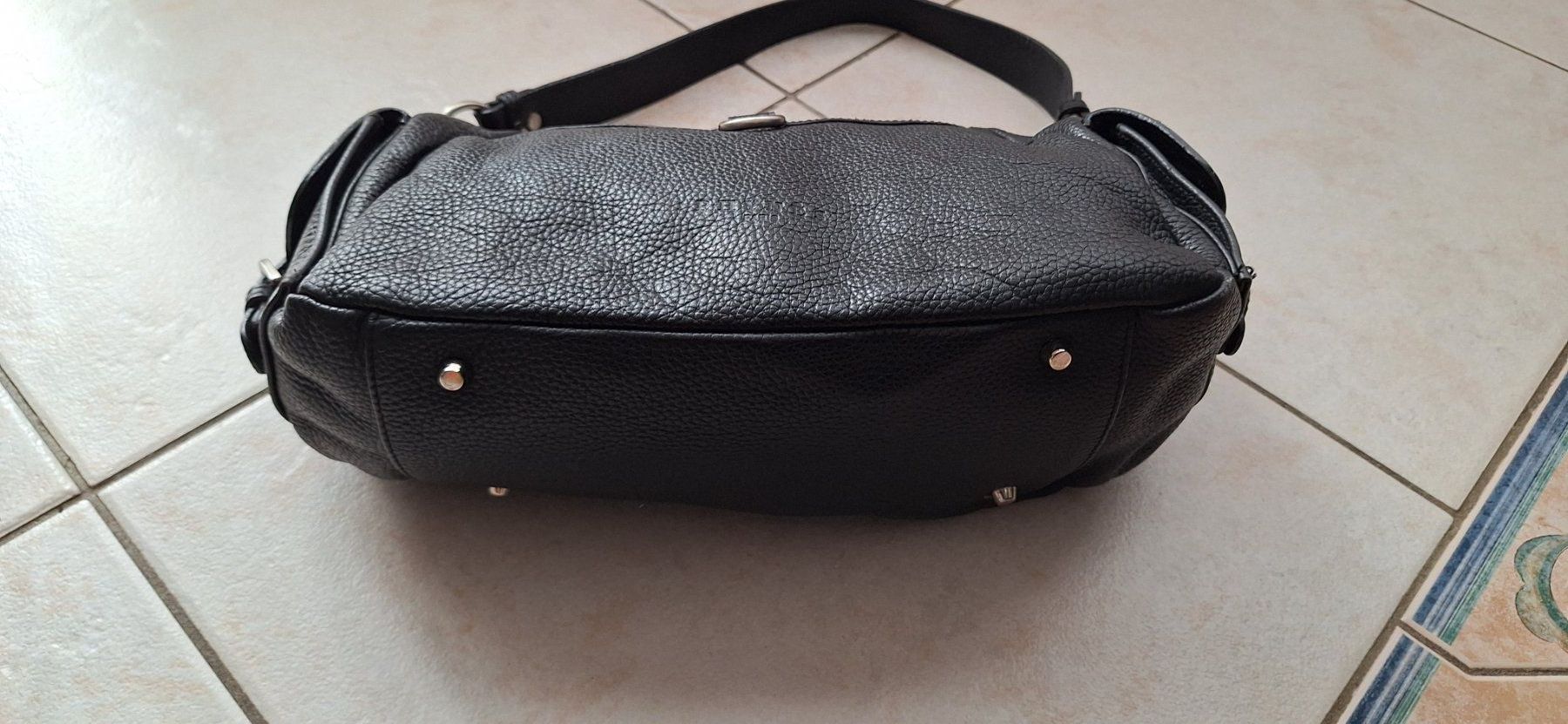 Borse da donna: Sac Phynes cuir noir – Usato da St-Triphon venduto da Jldr0 3