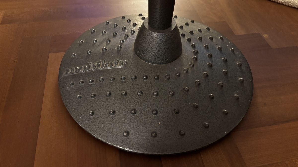 Autre mobilier: Tischfuss Metall rund – D'occasion à Zürich par Saminaeggi 1