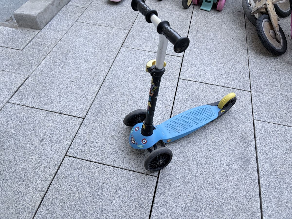 Fahrzeuge für Kinder: Kinderroller blau – Gebraucht aus Bern von lpetho 1