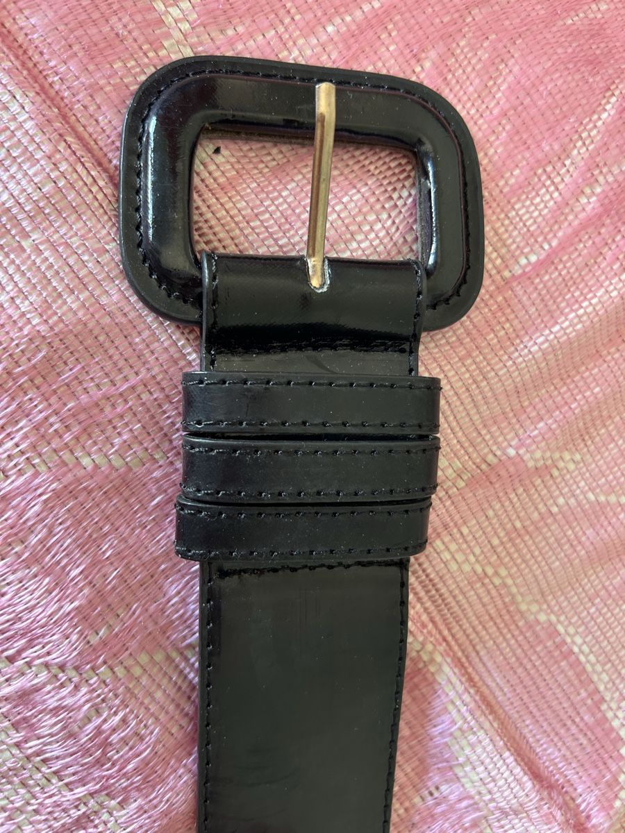 Gürtel: Stylish Black Leather Belt with Statement Buckle - Size M – Gebraucht aus Genève von Noemie.wrmsi 6