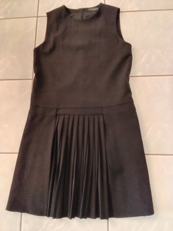 Robe, S, Piazza Sempione, noire, élégante et chic