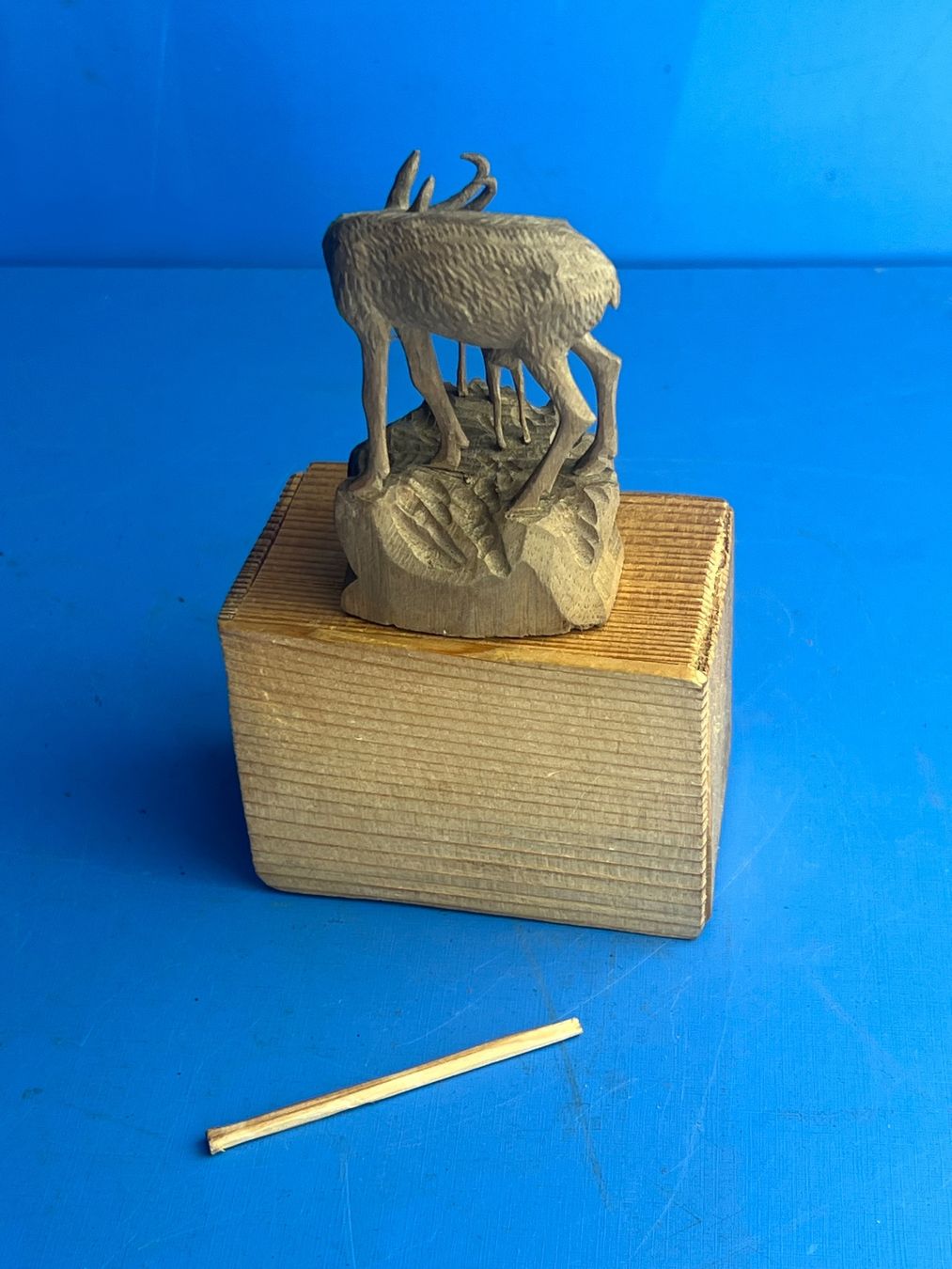 Statuette: Brienzer Miniatur Schnitzerei. Gemse mit Jungem – Usato da Unterengstringen venduto da Gustav03 2