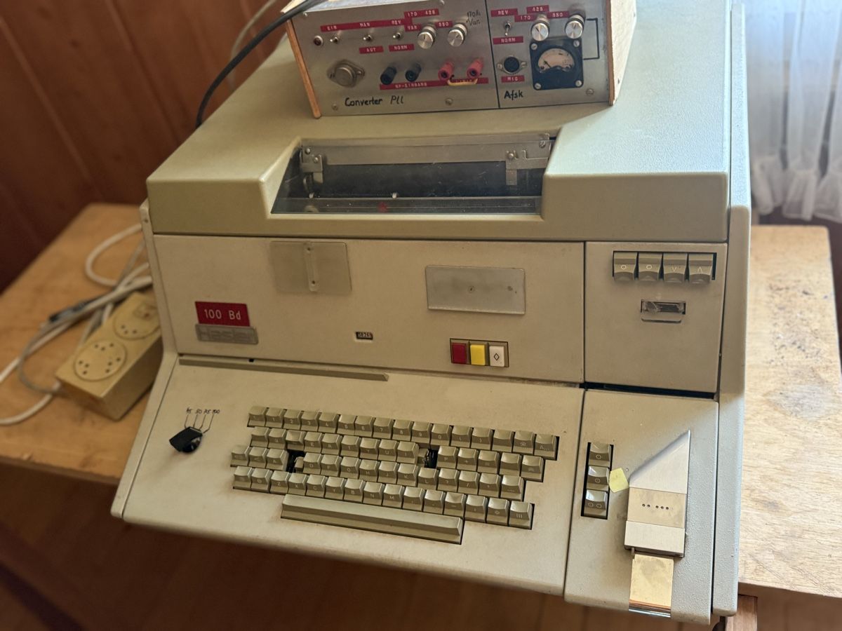 Telefoni: Vintage Fernmelder – Difettoso da Horriwil venduto da Carrera68 5