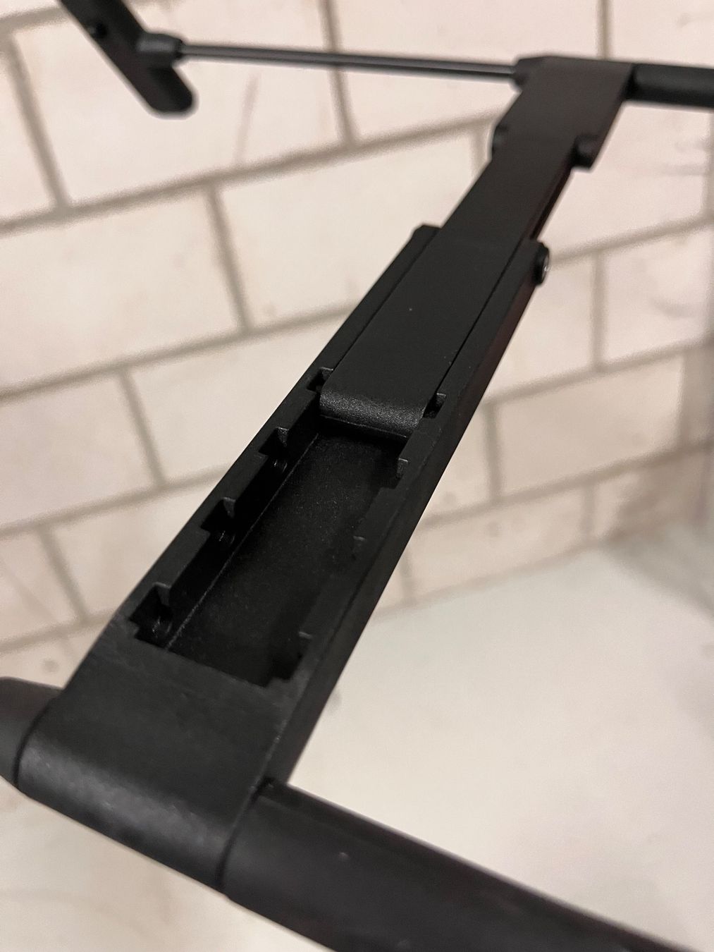 König & Meyer Supporti per strumenti musicali & leggii: Gitarrenständer K&M – Usato da Turgi venduto da stefanroos 1