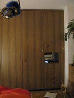 Büro- oder Schlafzimmerschrank