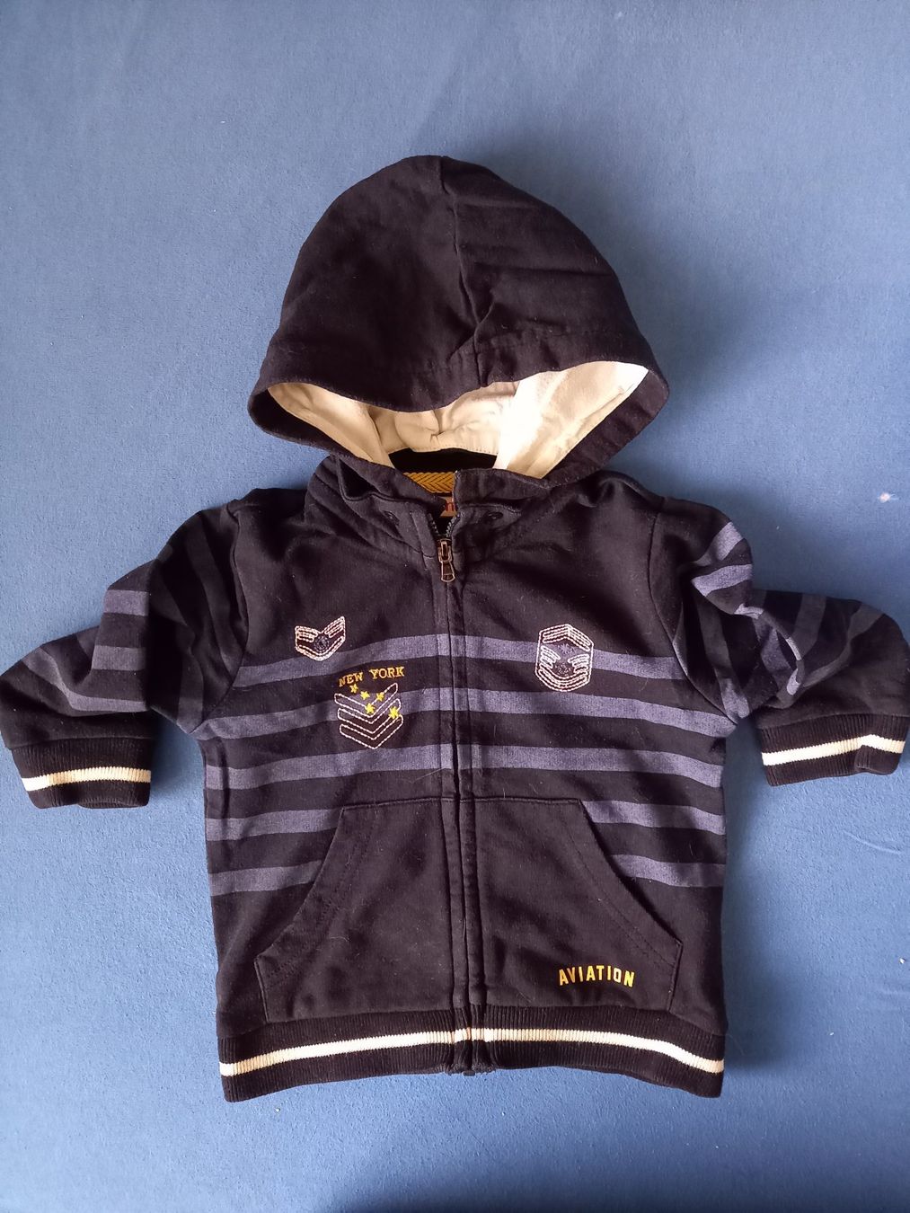 Maglioni & Felpe: Sweatjacke / Jäckchen Gr. 12Mt. / ca. 80 – Usato da Unterengstringen venduto da saraman
