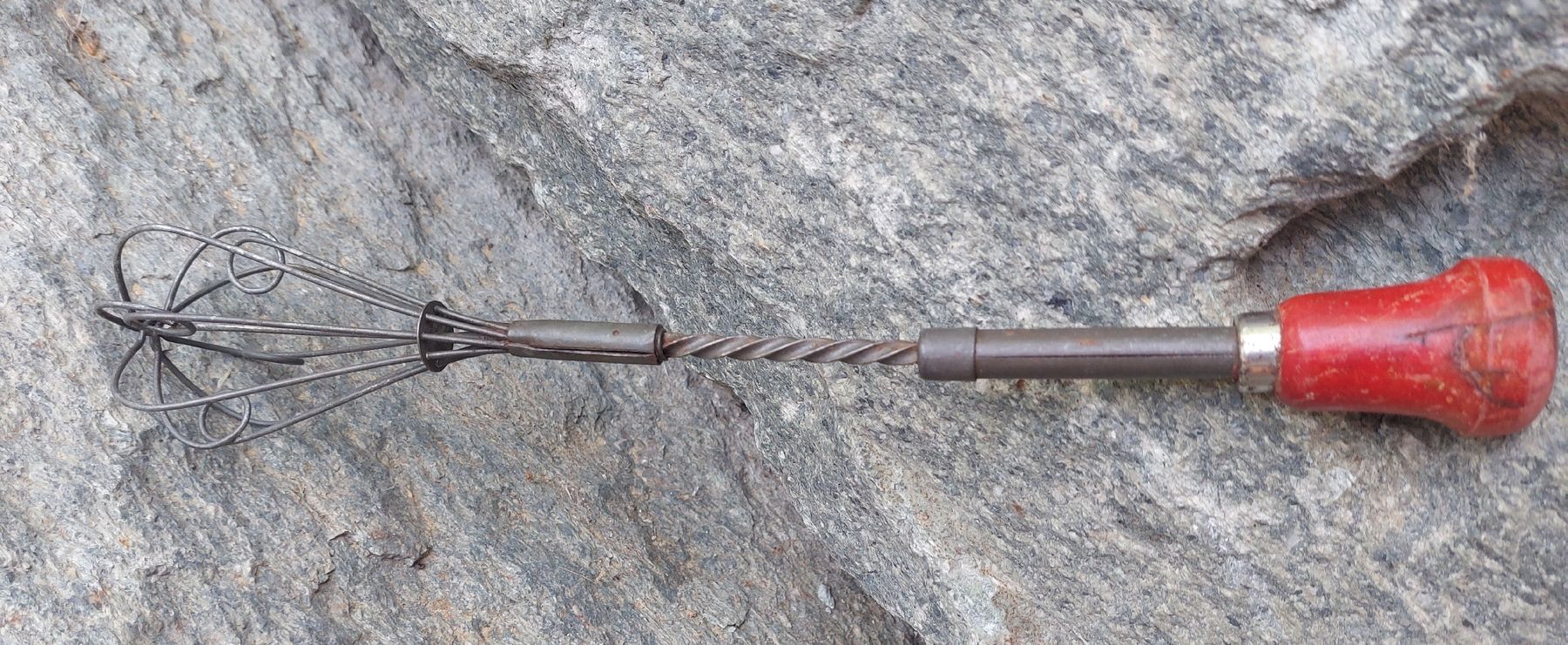 Elettrodomestici da cucina: Antiker Schneebesen mit rotem Holzgriff, Schweizer Küche – Nuovo (secondo la descrizione) da Summaprada venduto da nora014 2