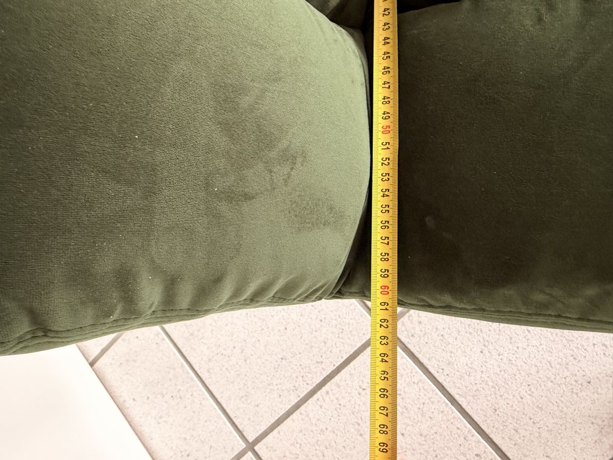 Livique Poltrone: Sessel Samt Dunkelgrün mit Metallfuss – Usato da Wetzikon ZH venduto da muchmael.s 4