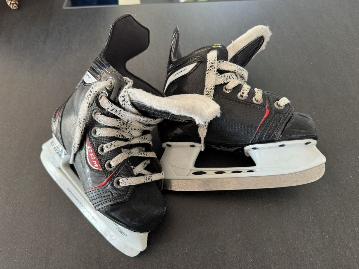 Ccm Pattini da ghiaccio: Schlittschuhe Grösse 27.5 – Usato da Winterthur venduto da ag004 1