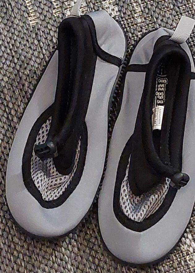 Lupilu Scarpe per ragazzi: Wasserschuhe Grau Kinder Grösse 28 neu – Nuovo e nell'imballaggio originale da Egolzwil venduto da mobiledeluxe