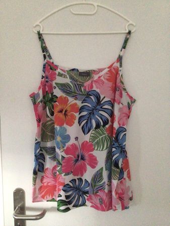 Damen Top Yessica Blumenmuster bunt Grösse XL (nr.130)