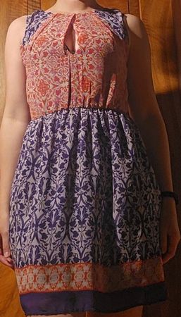 Sommerkleid mit Muster, Grösse XS, leicht und luftig!