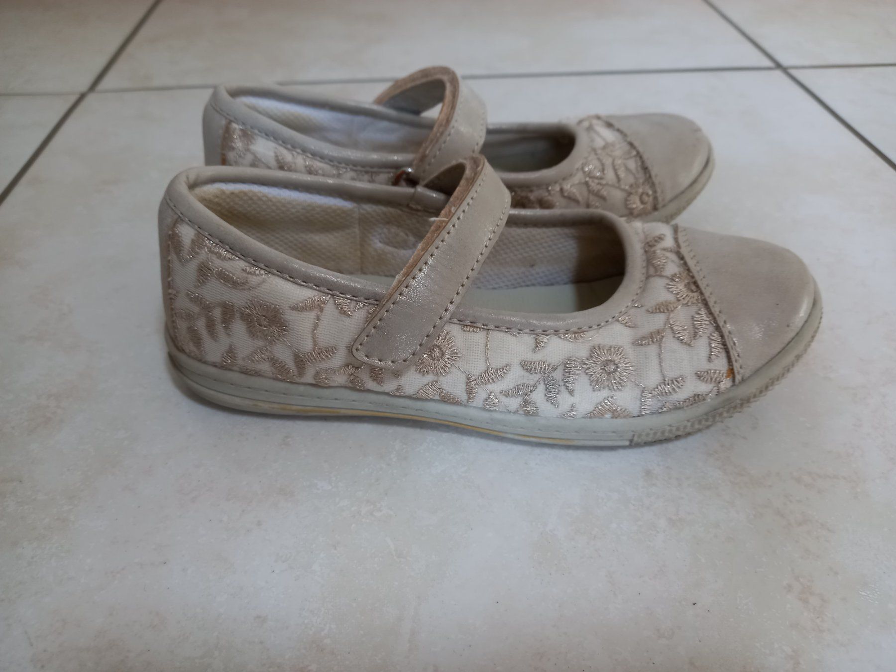 Schuhe für Mädchen: Ballerinas /Sommerschuhe Gr. 32 – Gebraucht aus Lengnau AG von Mefari