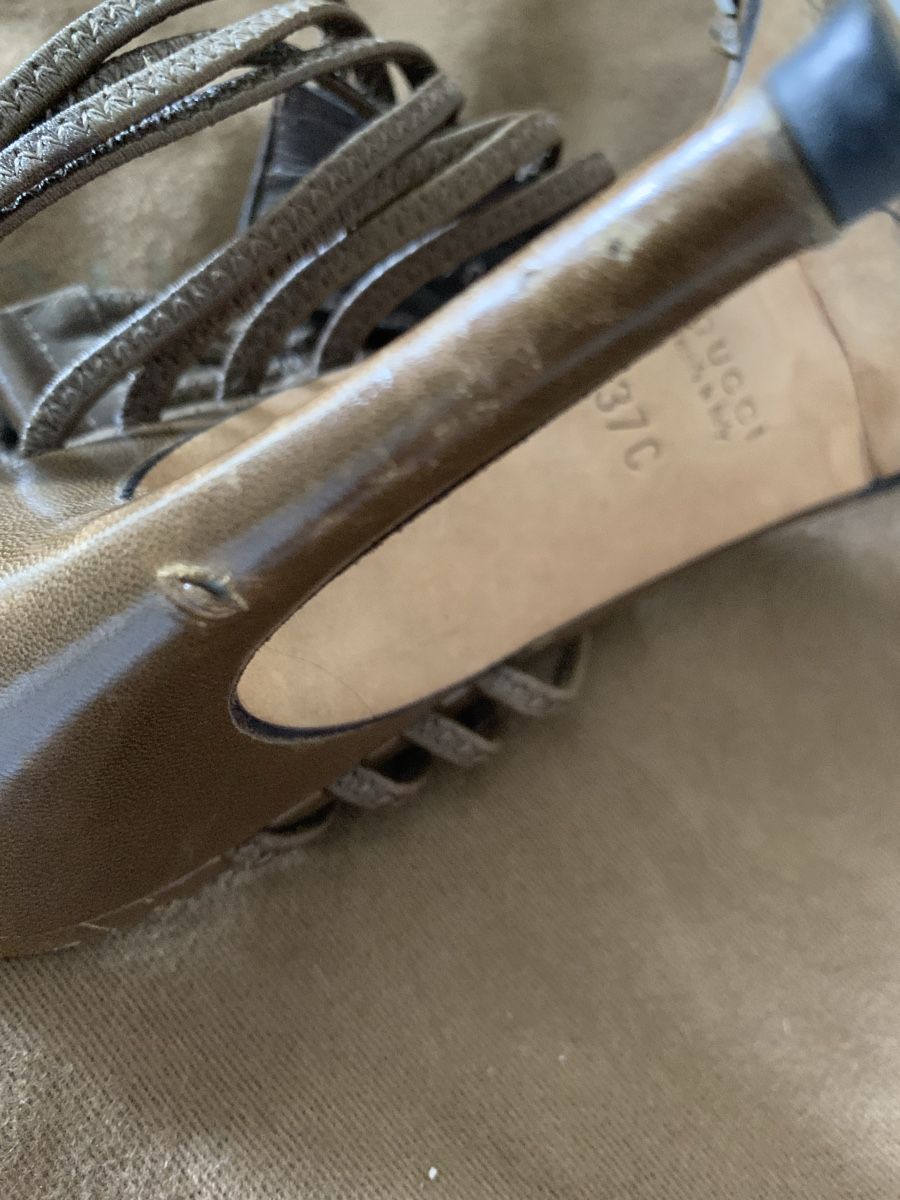 Gucci Chaussures femmes: Gucci Sandalen – D'occasion à Bergdietikon par zor_856j 4