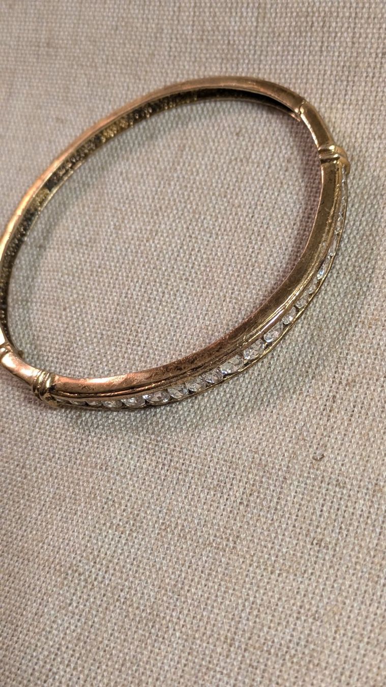 Armbänder & -reifen: Goldiger Armreif aus Silber mit Strass – Gebraucht aus Basel von Shikari 2