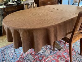 Schöne ovale Tischdecke in warmem Braunton 120x180 Neuwertig
