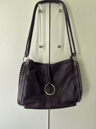 Sac à main en cuir violet neuf