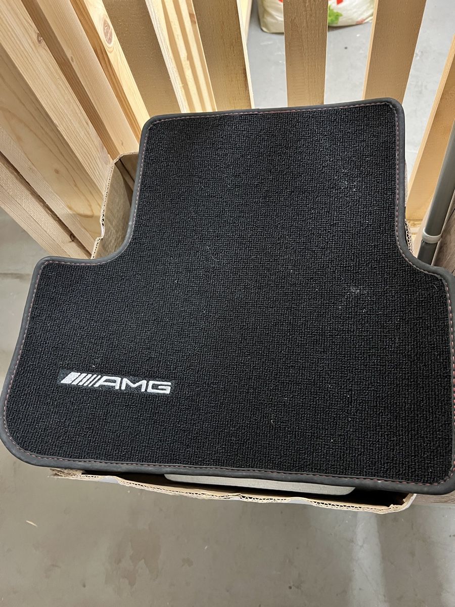 Mercedes-Benz Tapis / Bacs: Mercedes AMG Fussmatte – D'occasion à Olten par akosdrummer 1