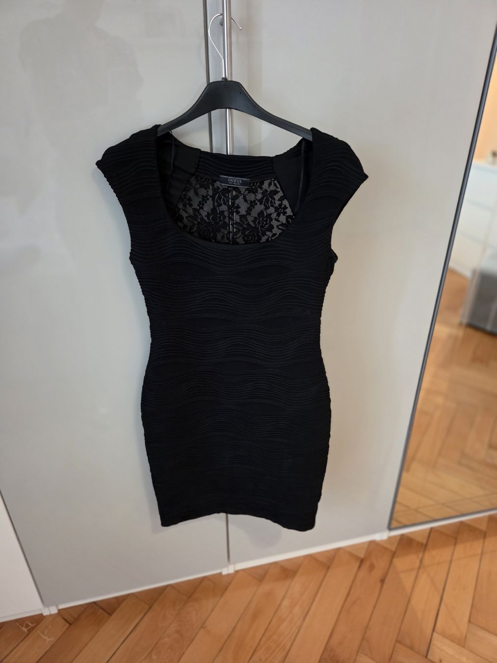 Guess Vestiti: Abito elegante nero Guess con pizzo – Usato da Lugano venduto da cgu_8wkn 2
