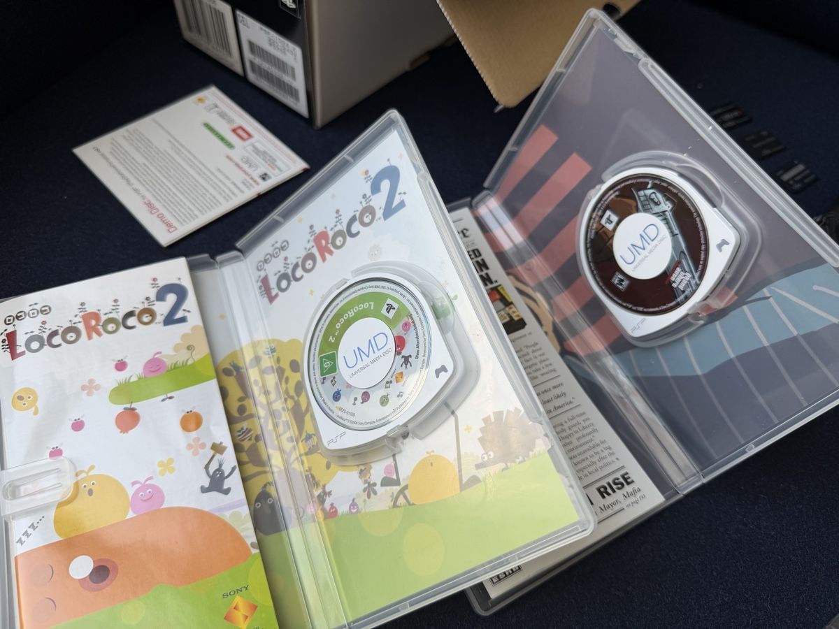 Sony Consoles: Sony PSP-1004 complete set + games – D'occasion à Zürich par jankais3r 6