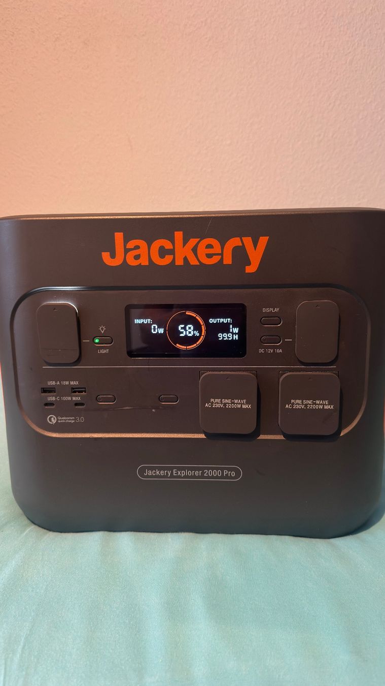 Generatori di corrente: POWERSTATION JACKERY EXPLORER 2000 PRO 2160 WH 2200W – Usato da kriens venduto da Pralinato5