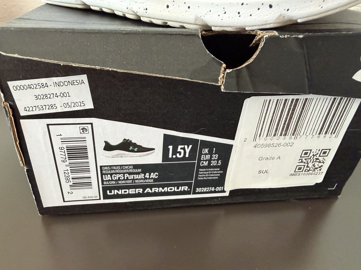 Under Armour Scarpe da uomo: Under Armour Sneacker Grösse 33 – Usato da Bern venduto da Olenush 1