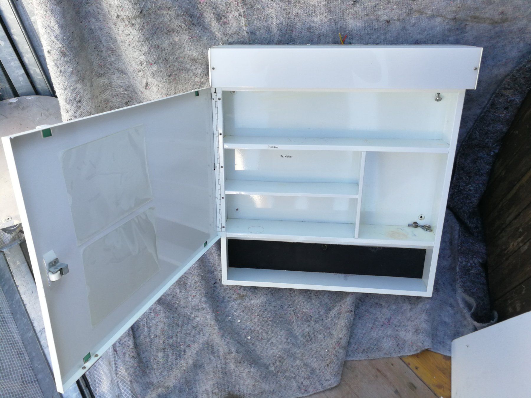 Schneider Armadietti a specchio: Spiegelschrank Schneider – Usato da Spreitenbach venduto da Space_X 6